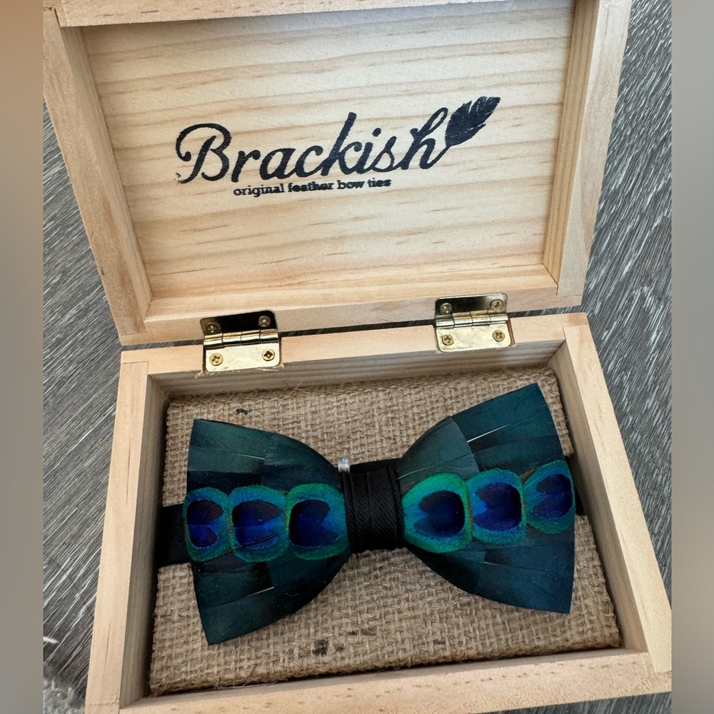 MENS FEATHER BOWTIE by BRACKISH